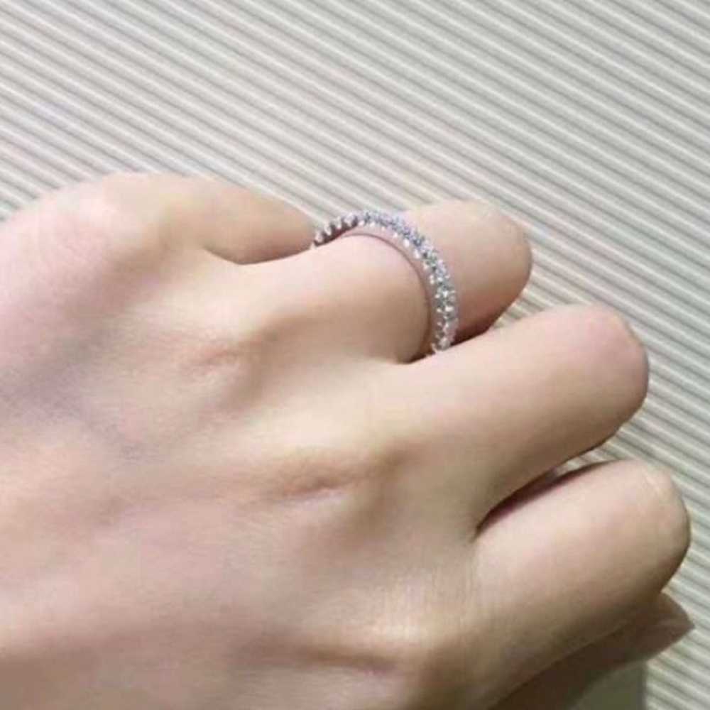 NEW 18K WHITE GOLD DIAMOND ETERNITY STACKABLE RING - Picture 5 of 9